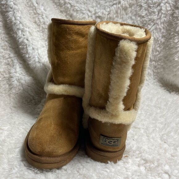 UGG chestnut leather suede with fur accents and metal back plate size 8 - Picture 2 of 16